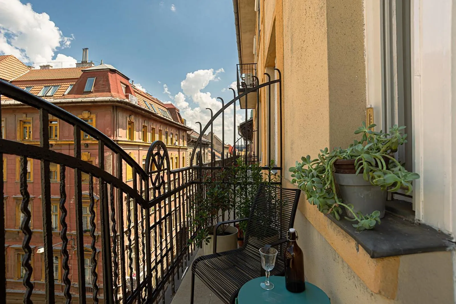 Tas Vas - Charming Apartments In Budapest