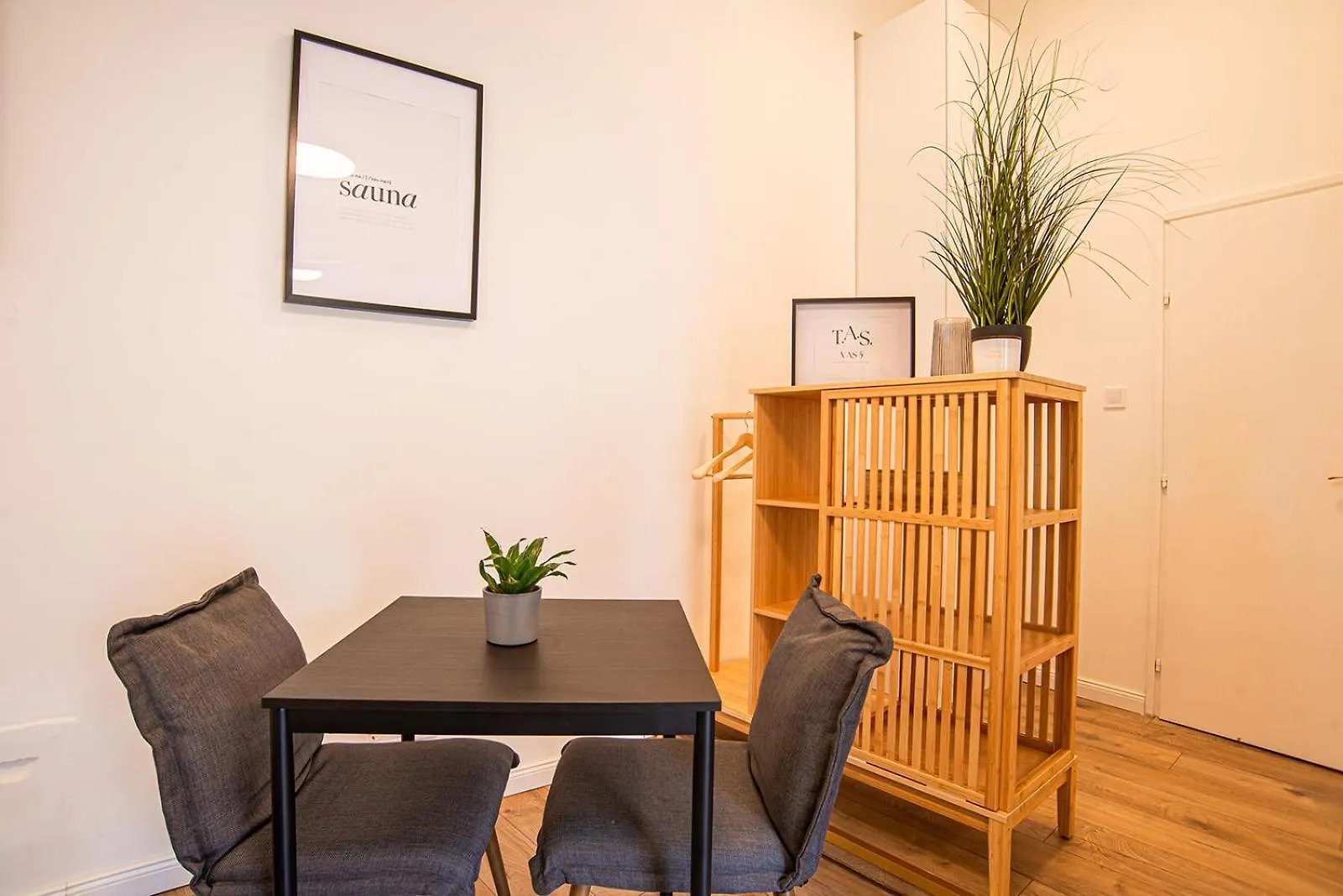 Tas Vas - Charming Apartments In Budapest 0*,