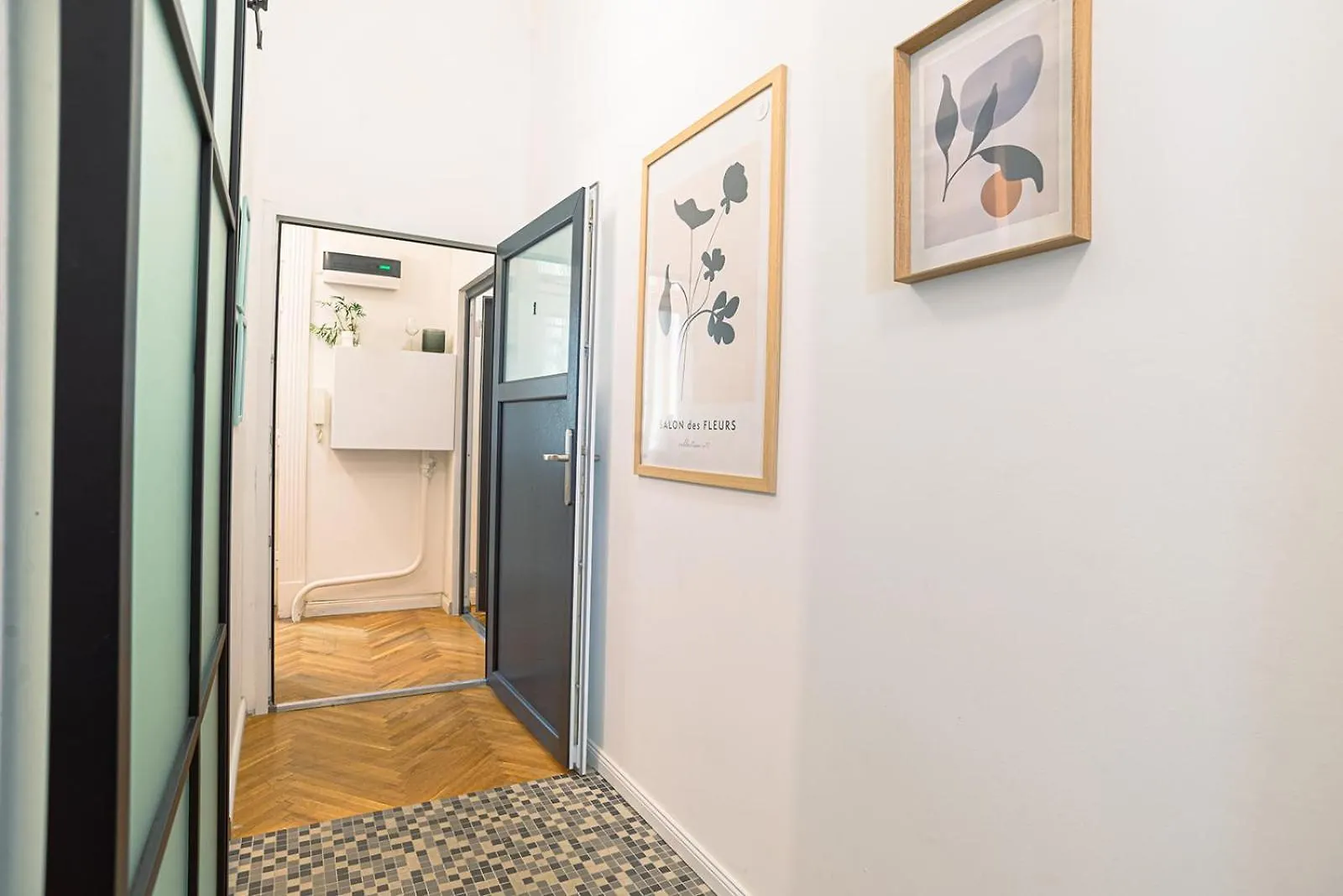Tas Vas - Charming Apartments In Budapest Hungary