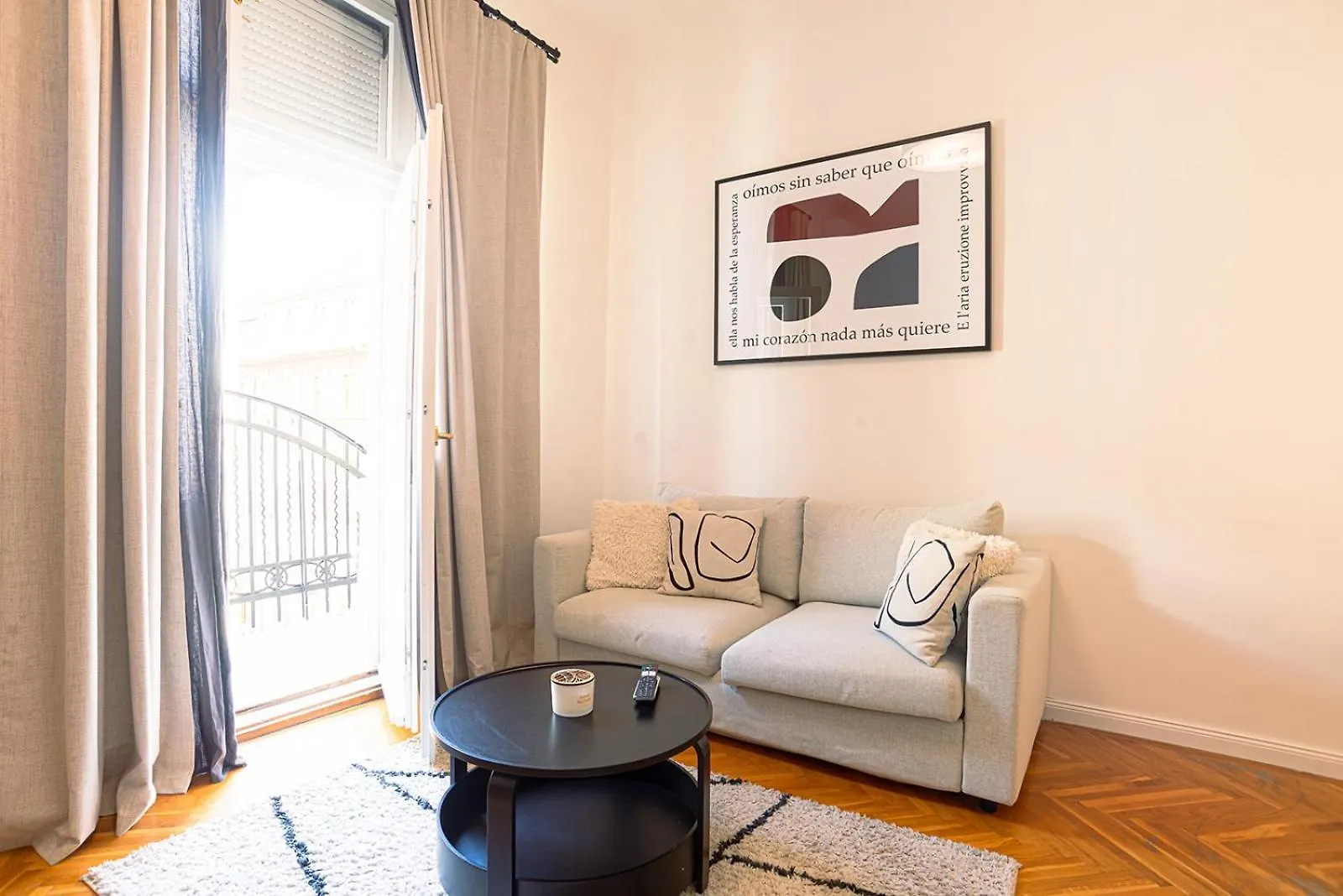 Tas Vas - Charming Apartments In Budapest Hungary